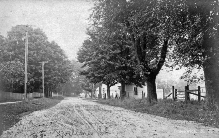 Willow Street (Bacon's Neck Road) looking towards Ye Greate Street and the Old Stone Tavern